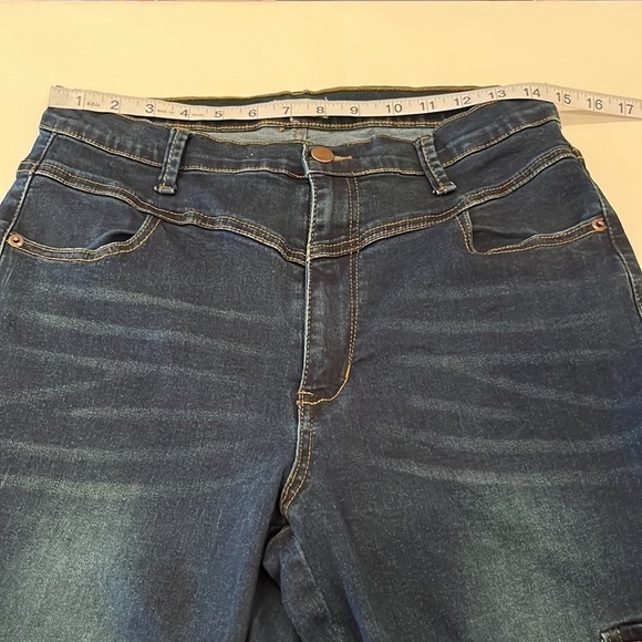 Blue Turtle High Rise Denim Cargo Size 13 - Picture 4 of 16